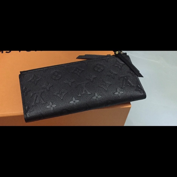 Louis Vuittion - Picture 6 of 6